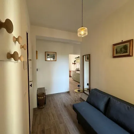 Appartamento With Balcony In Quiet Roma